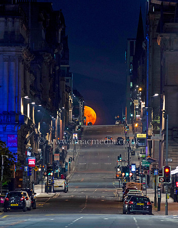 St. Vincent Street - Waxing Gibbous moon